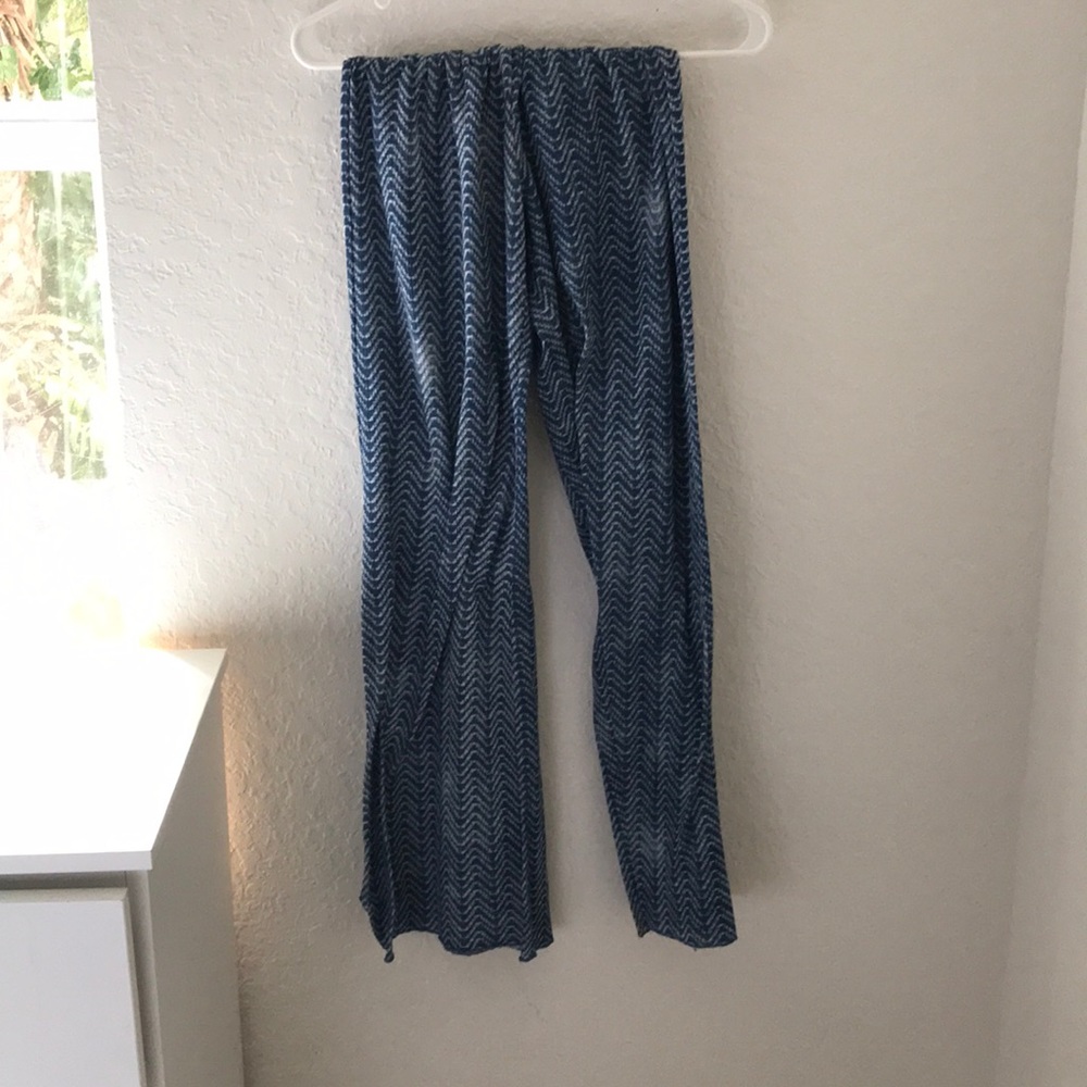 Blue and white yoga pants